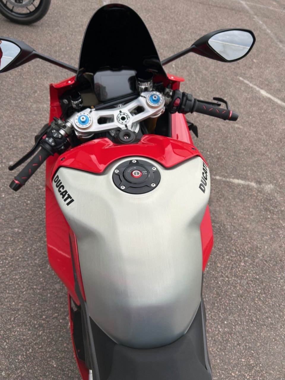 DUCATI PANIGALE 1103 V4 4