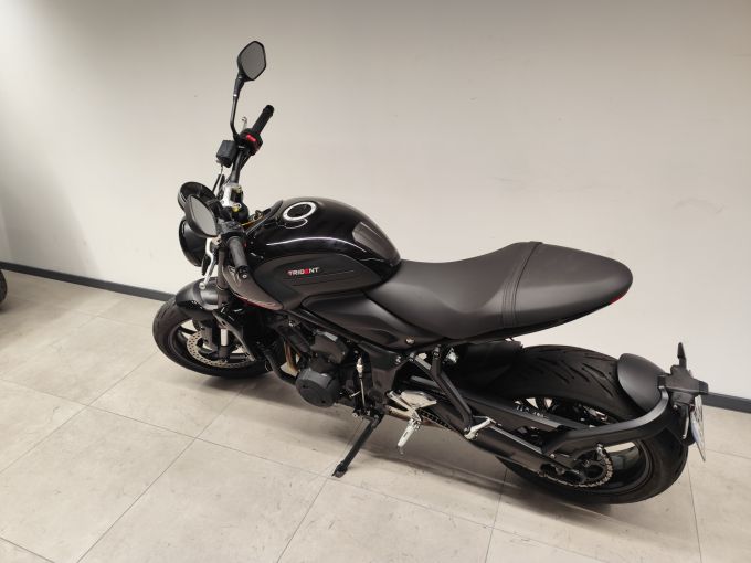 TRIUMPH TRIDENT 660 4