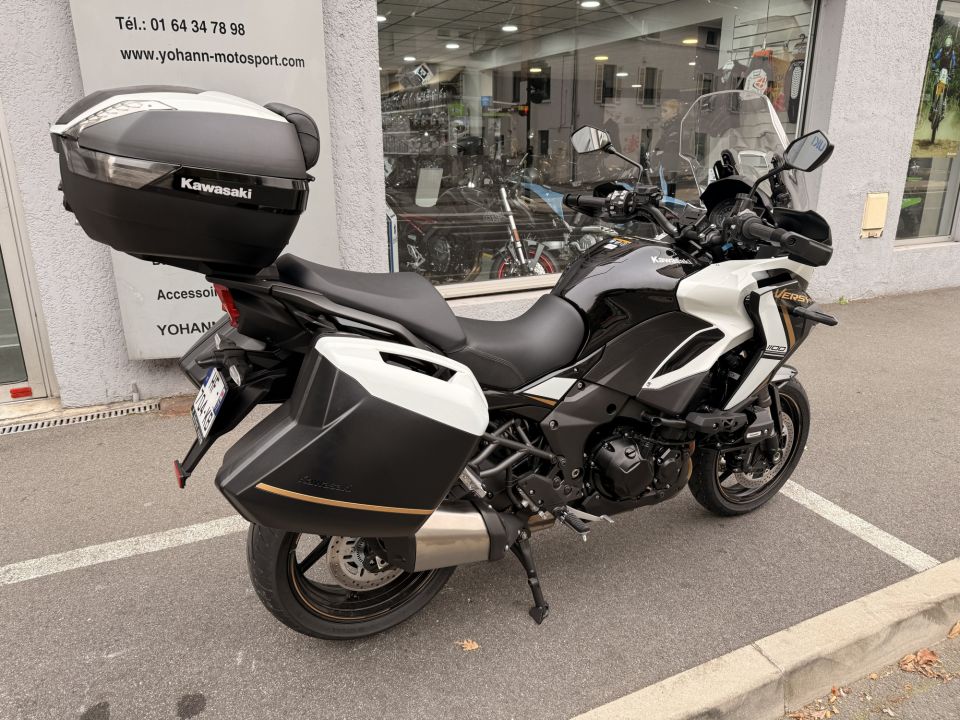 KAWASAKI VERSYS 1100 SE 4
