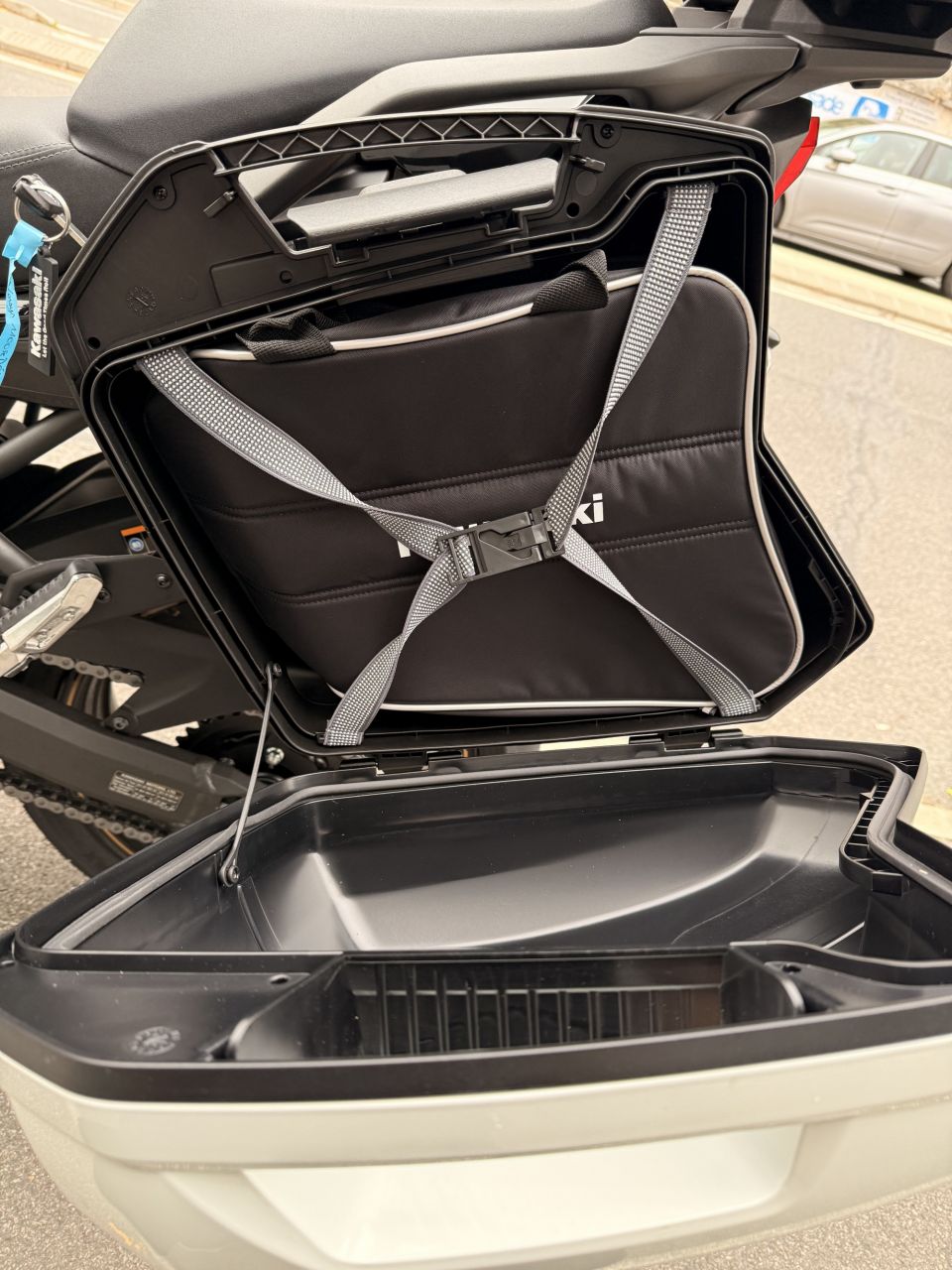 KAWASAKI VERSYS 1100 SE 4