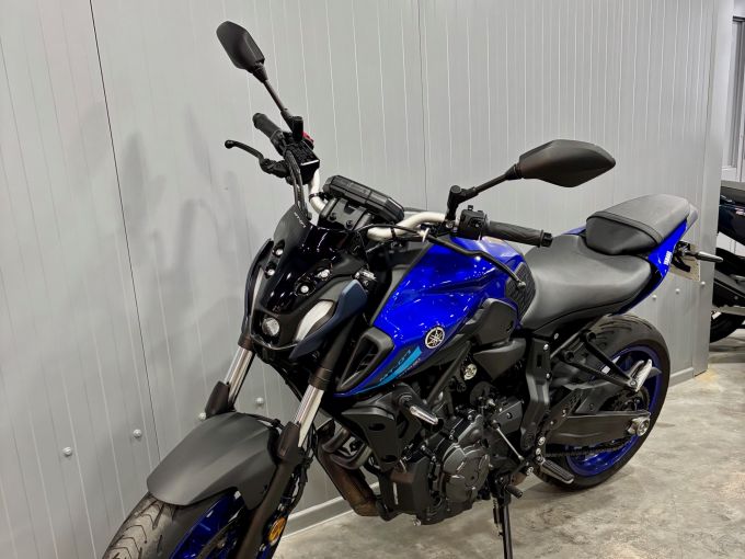 YAMAHA MT-07 4