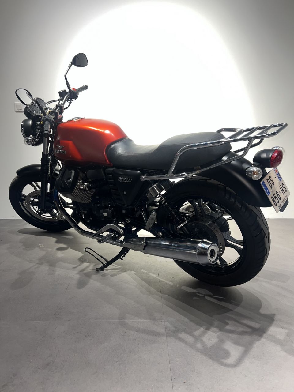 MOTO GUZZI V7 II STONE 4