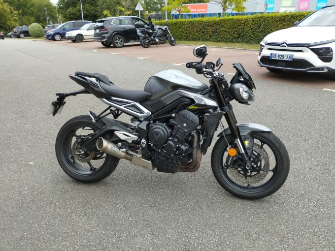 TRIUMPH STREET TRIPLE 765 R 4