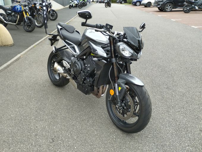 TRIUMPH STREET TRIPLE 765 R 4