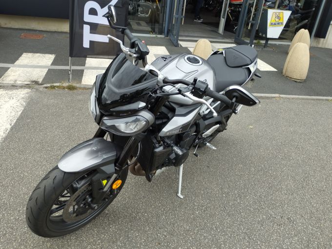 TRIUMPH STREET TRIPLE 765 R 4