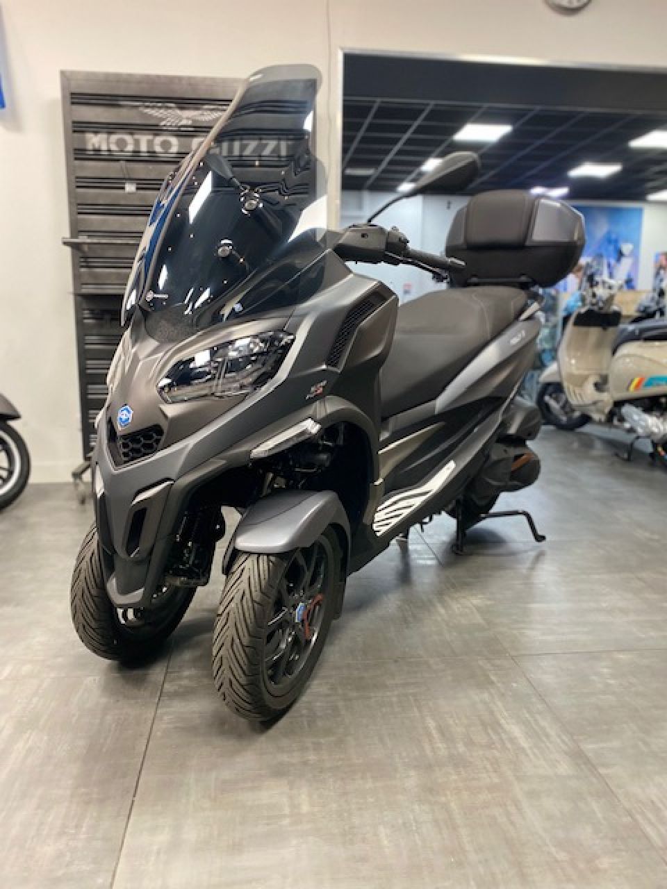 PIAGGIO MP3 530 HPE EXCLUSIVE 4