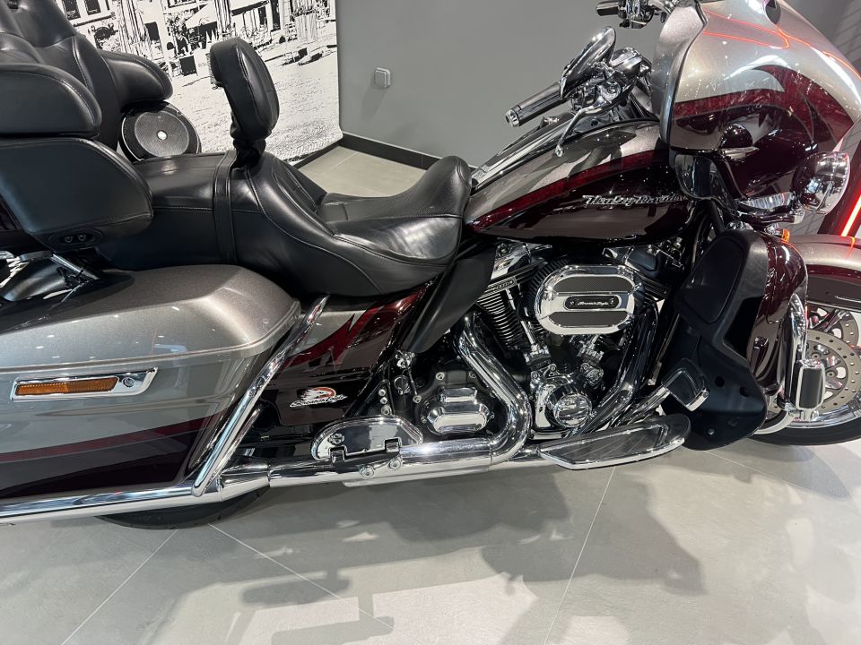HARLEY-DAVIDSON TOURING ELECTRA GLIDE 1800 ULTRA LIMITED CVO 4