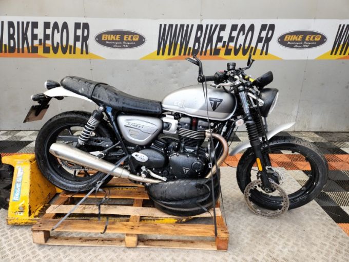 TRIUMPH STREET TWIN  900 4