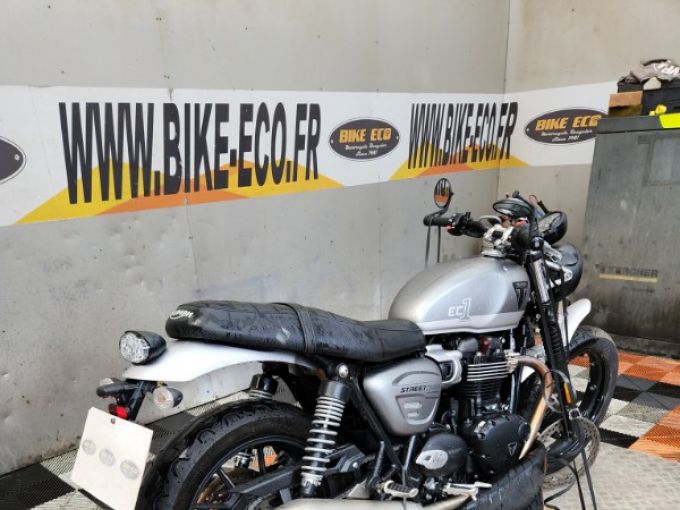 TRIUMPH STREET TWIN  900 4