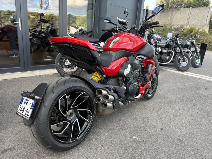 DUCATI DIAVEL V4 4
