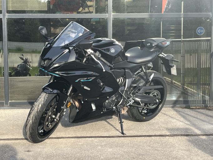 YAMAHA R7 4