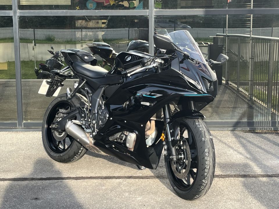 YAMAHA R7 4