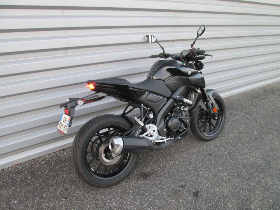 YAMAHA MT-125 ABS 4