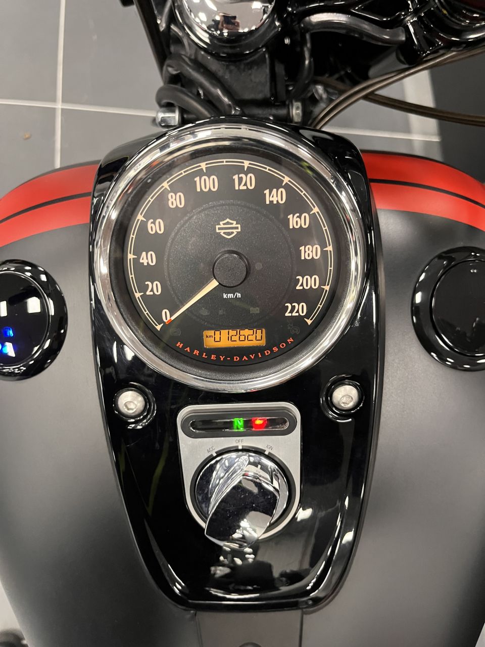 HARLEY-DAVIDSON DYNA FAT BOB 1690 4