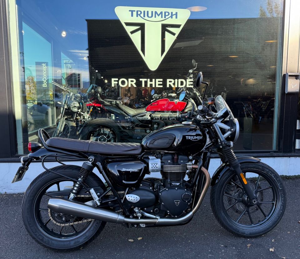 TRIUMPH STREET TWIN  900 4