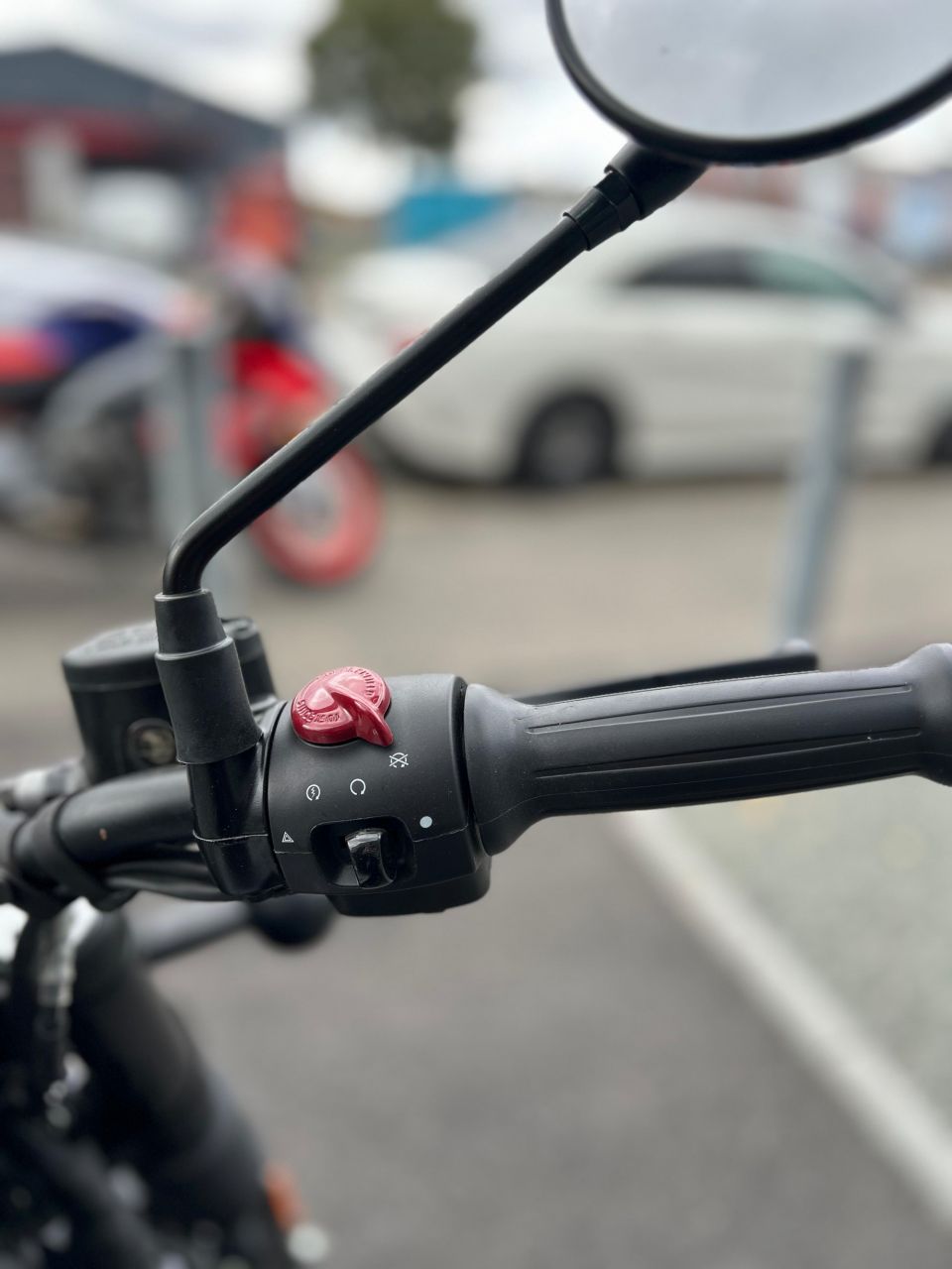 ROYAL ENFIELD HNTR 350 4