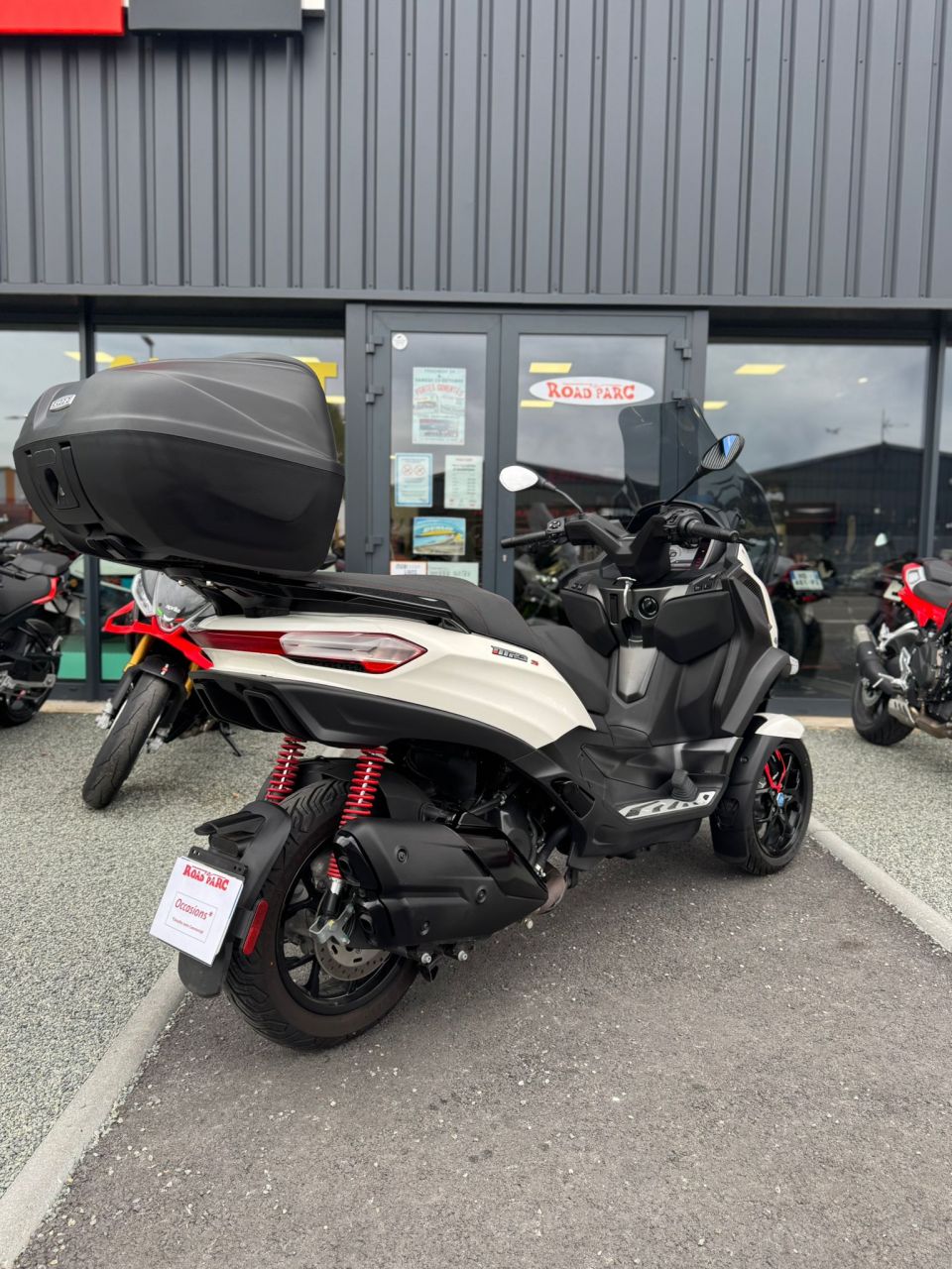 PIAGGIO MP3 400 HPE SPORT ABS ASR 4