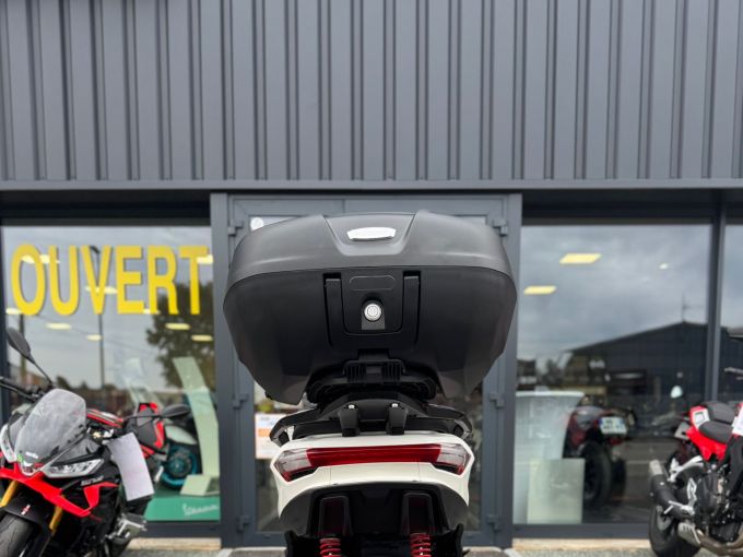 PIAGGIO MP3 400 HPE SPORT ABS ASR 4