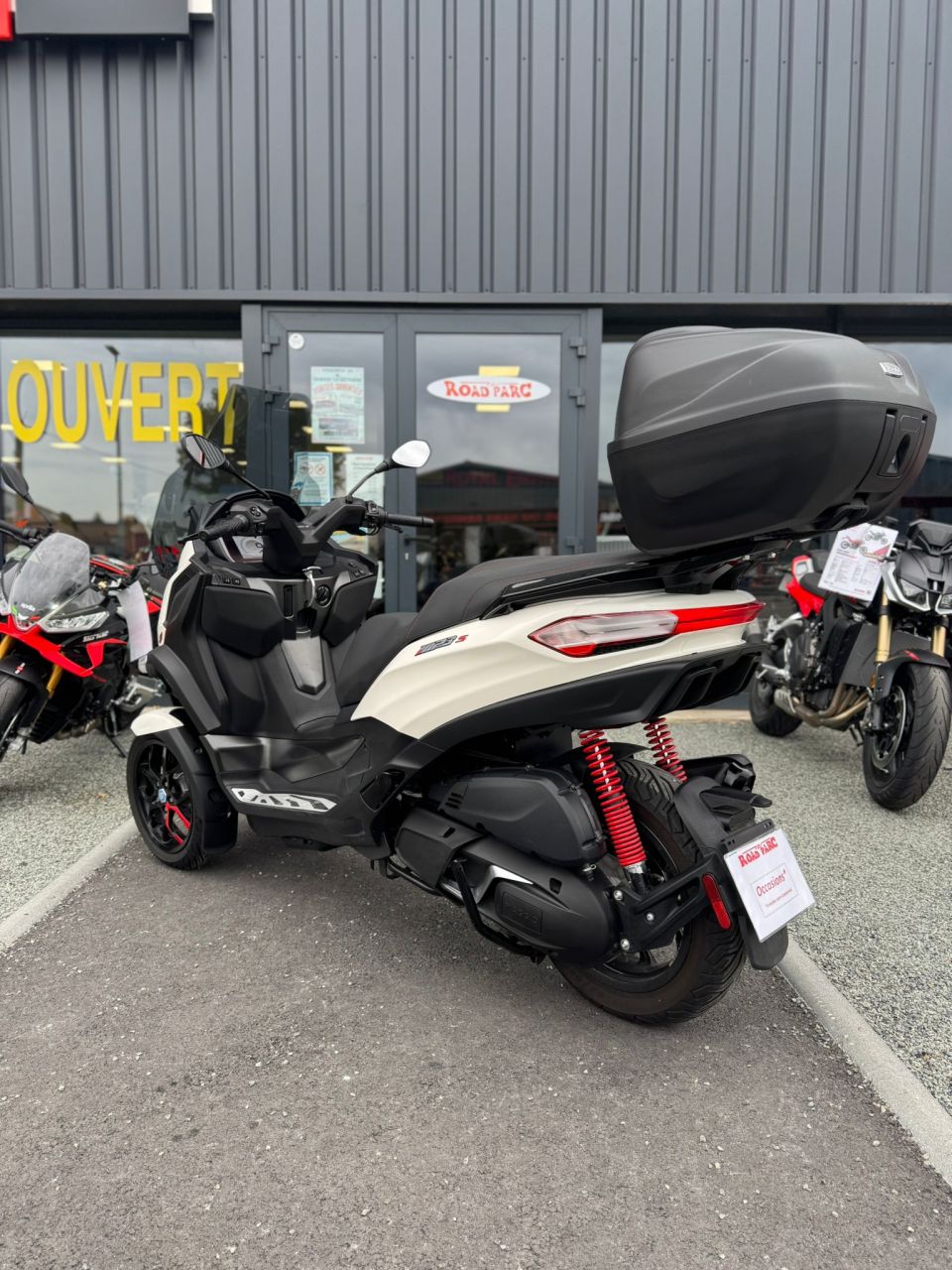 PIAGGIO MP3 400 HPE SPORT ABS ASR 4