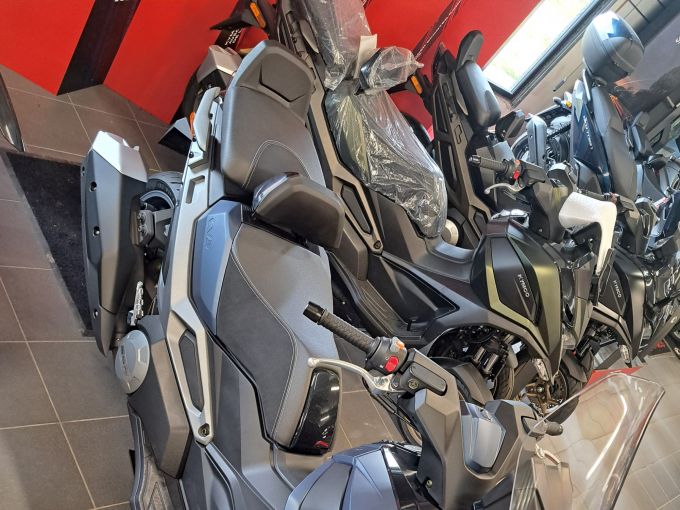 KYMCO CV3 550 4