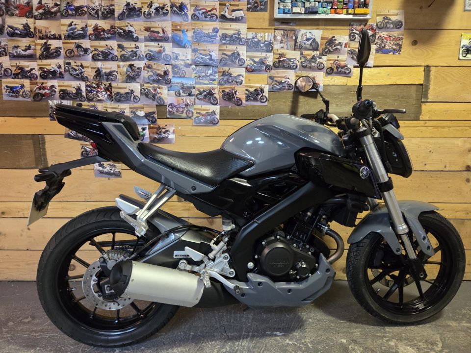 YAMAHA MT-125 4