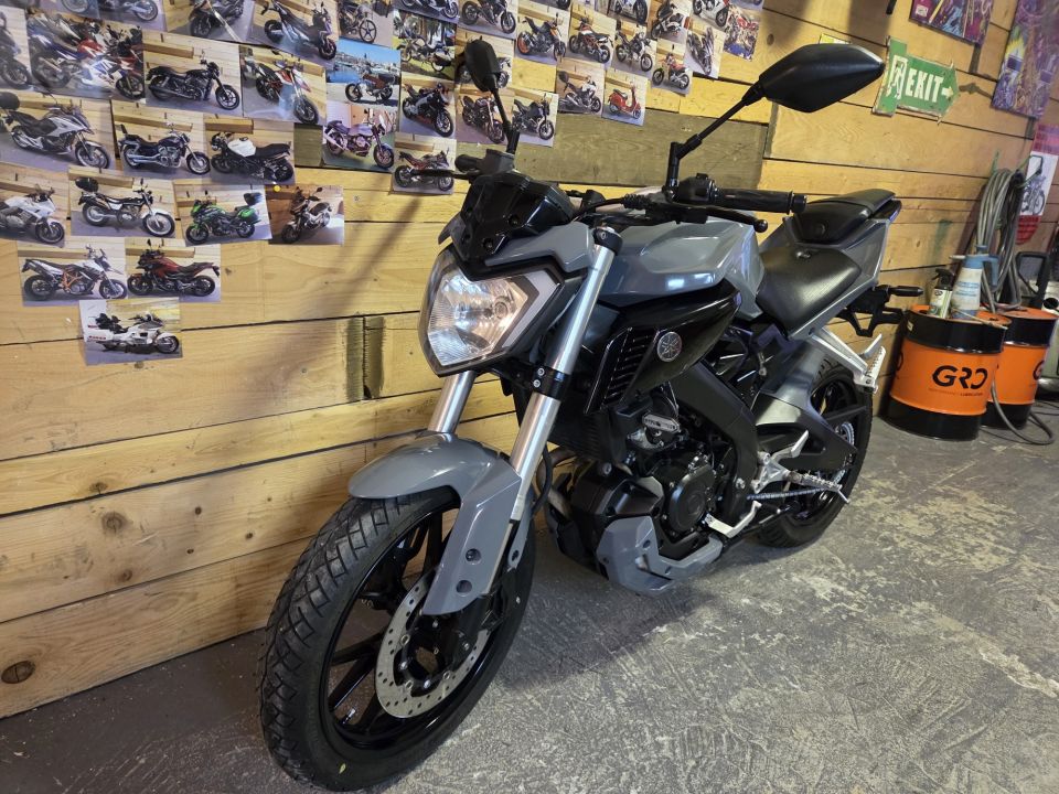 YAMAHA MT-125 4