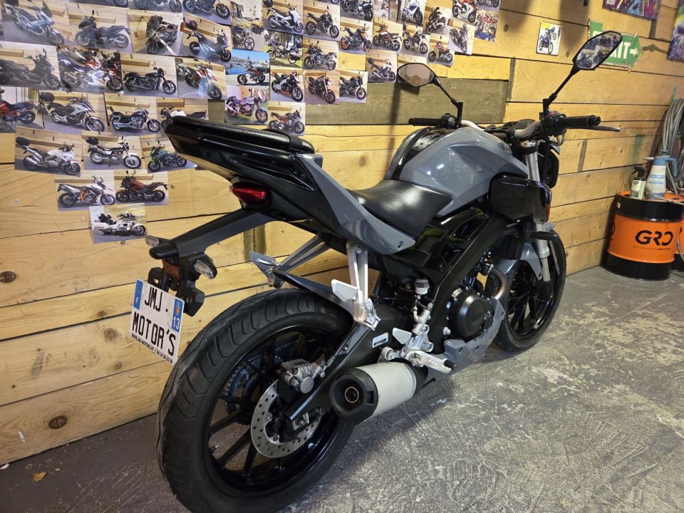 YAMAHA MT-125 4