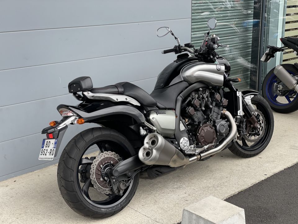 YAMAHA V-MAX 1700 4