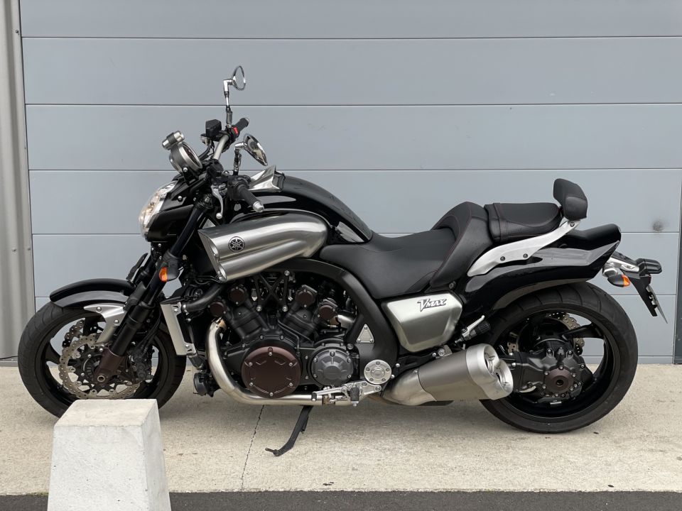 YAMAHA V-MAX 1700 4