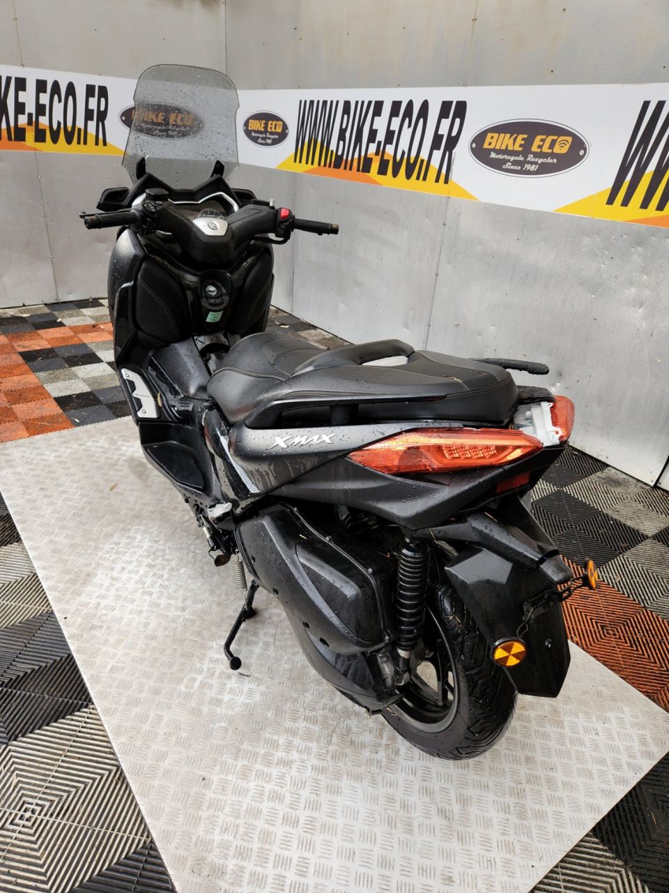 YAMAHA XMAX 300 IRON MAX 4