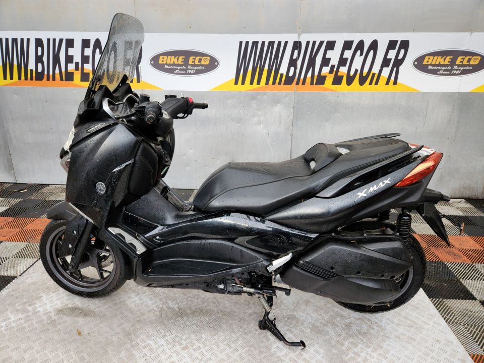YAMAHA XMAX 300 IRON MAX 4