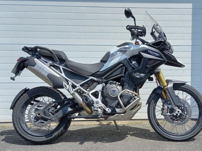 TRIUMPH TIGER 1200 RALLY PRO 4