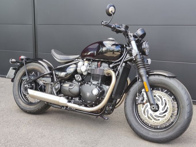 TRIUMPH Bonneville Bobber 1200 4