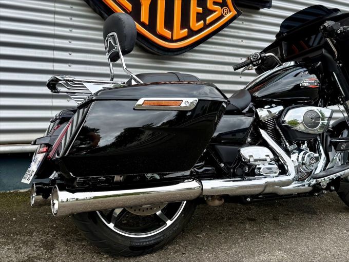 HARLEY-DAVIDSON TOURING STREET GLIDE 1923 4