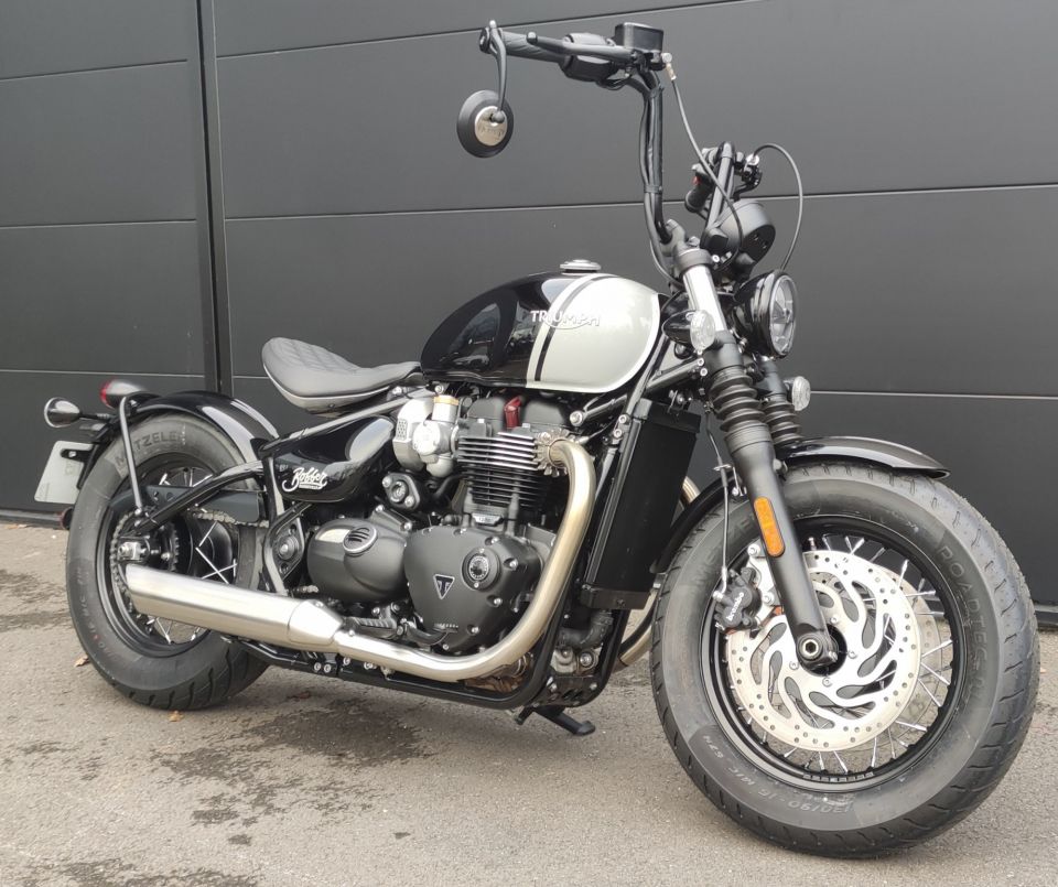 TRIUMPH Bonneville Bobber 1200 4