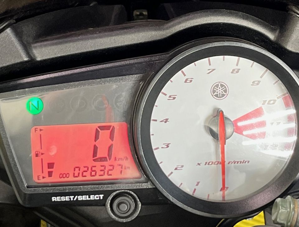 YAMAHA YZF-R 125 4