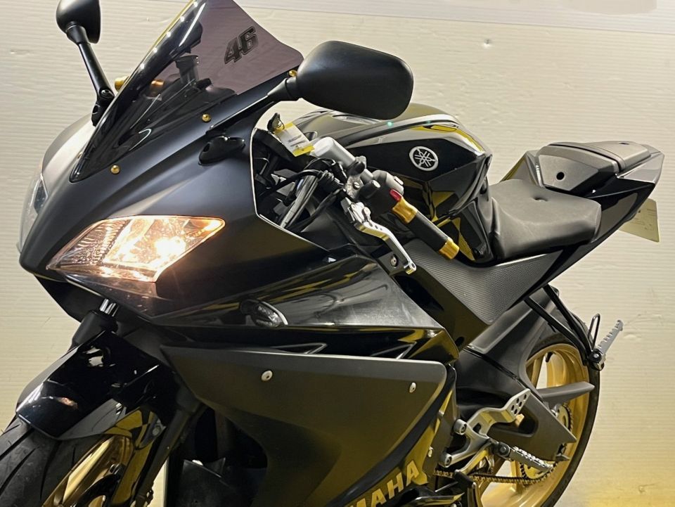 YAMAHA YZF-R 125 4