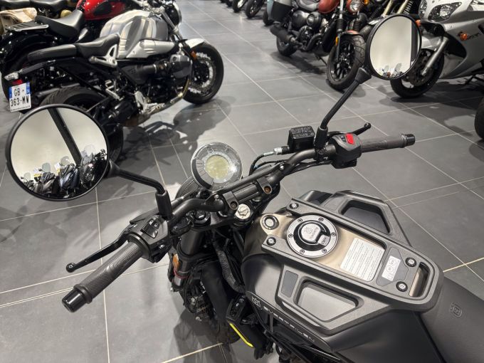 HUSQVARNA SVARTPILEN 125 ABS 4