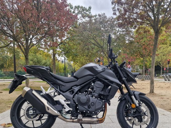 HONDA CB 750 HORNET 4
