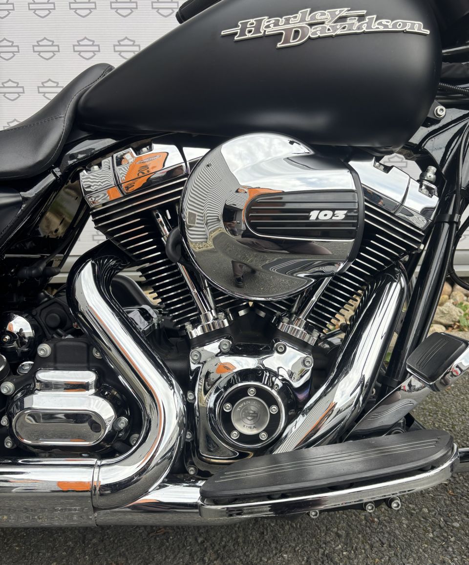 HARLEY-DAVIDSON TOURING STREET GLIDE 1690 4