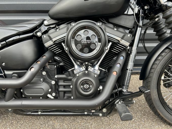 HARLEY-DAVIDSON SOFTAIL STREET BOB 1745 4