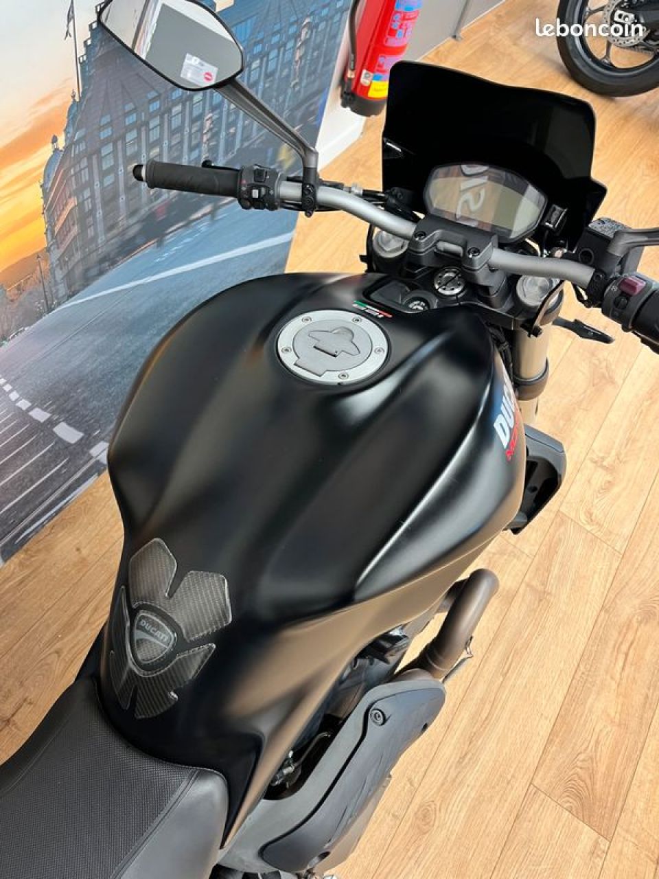 DUCATI MONSTER 821 4