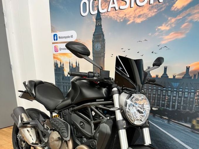 DUCATI MONSTER 821 4
