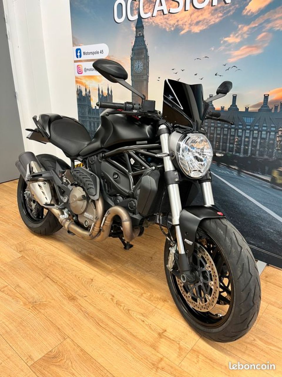 DUCATI MONSTER 821 4