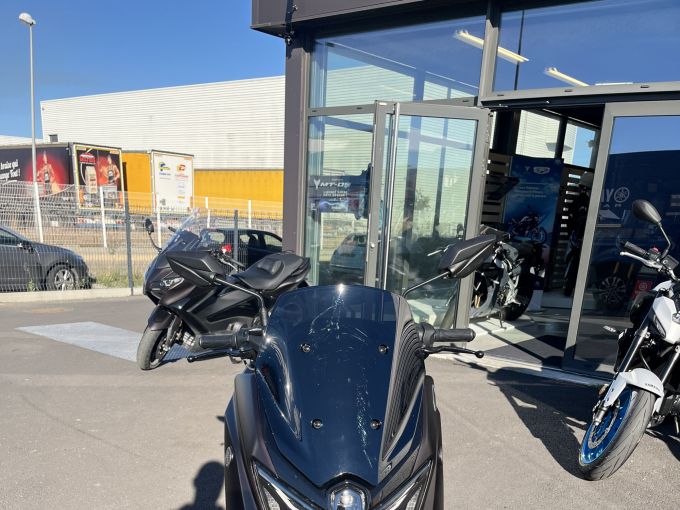 YAMAHA NMAX 125 TECH MAX 4