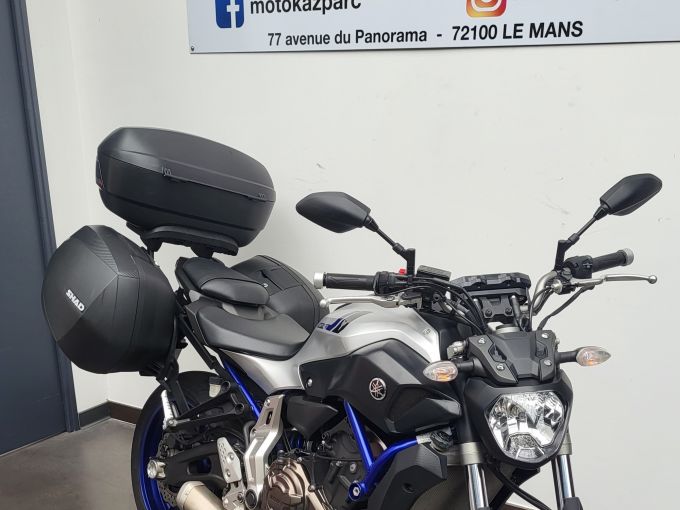 YAMAHA MT-07 4