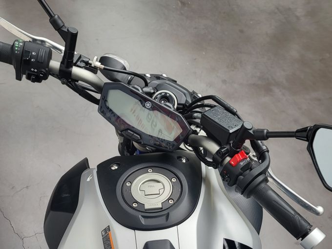 YAMAHA MT-07 4