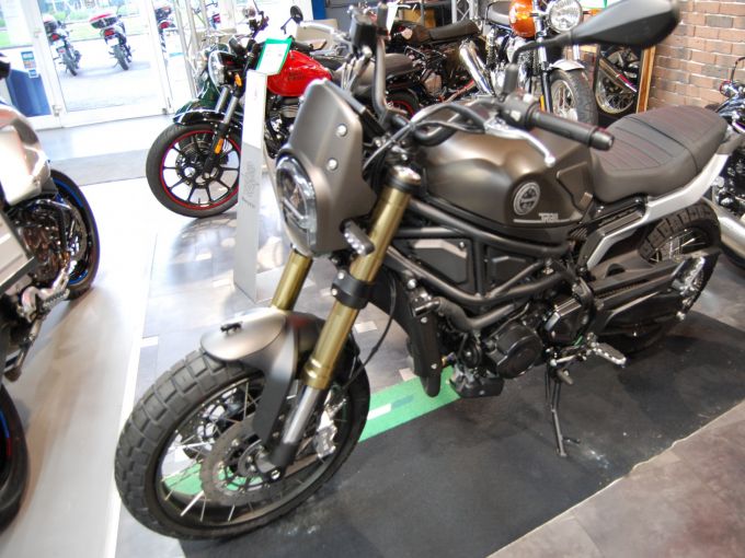 BENELLI LEONCINO 800 T 4