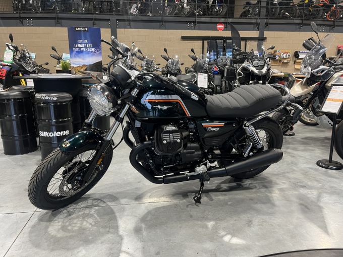 MOTO GUZZI V7 SPECIAL 4