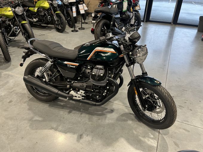 MOTO GUZZI V7 SPECIAL 4